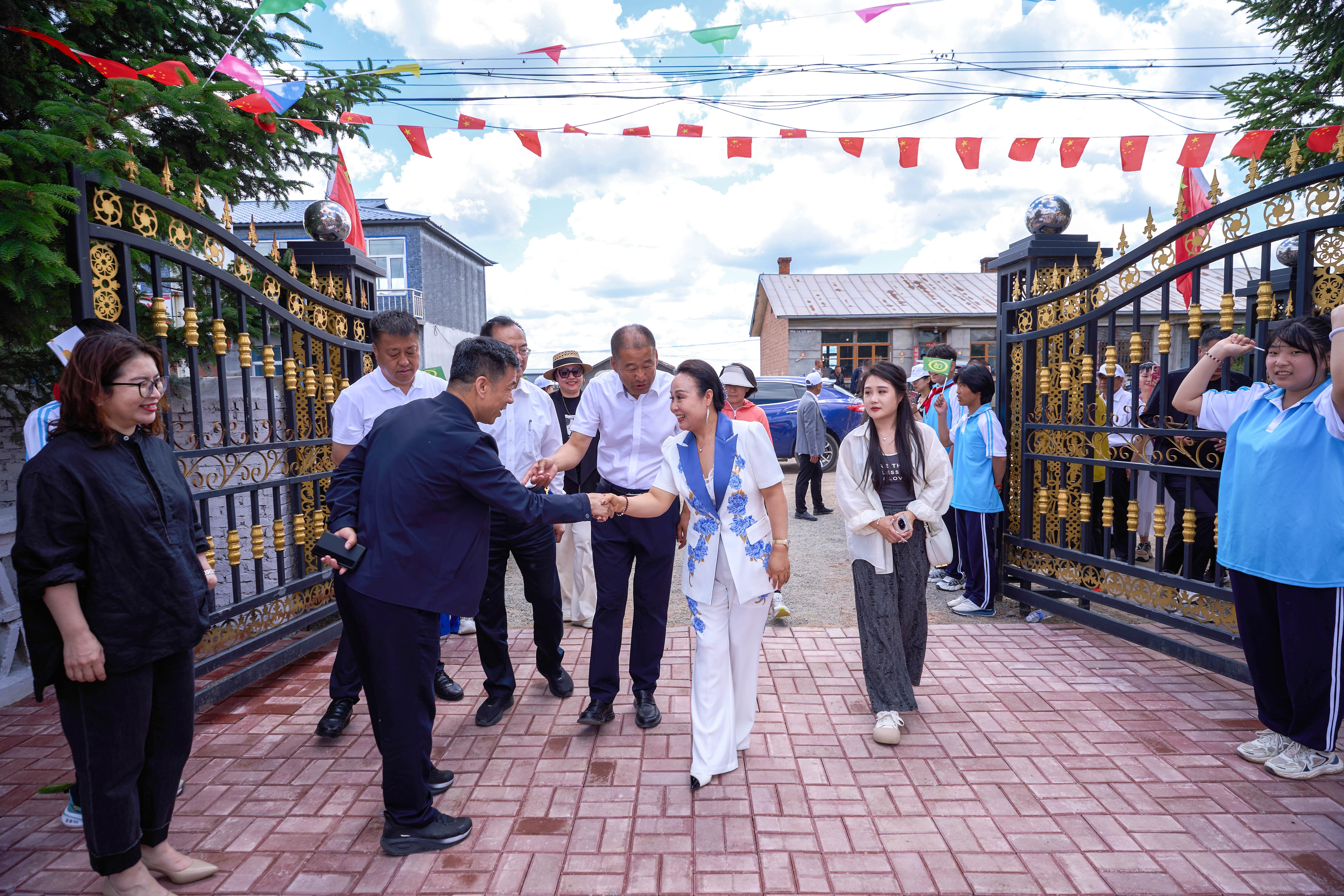 第254所 黑龙江巴彦县黑山镇民乐村尚赫侯玉霞学校