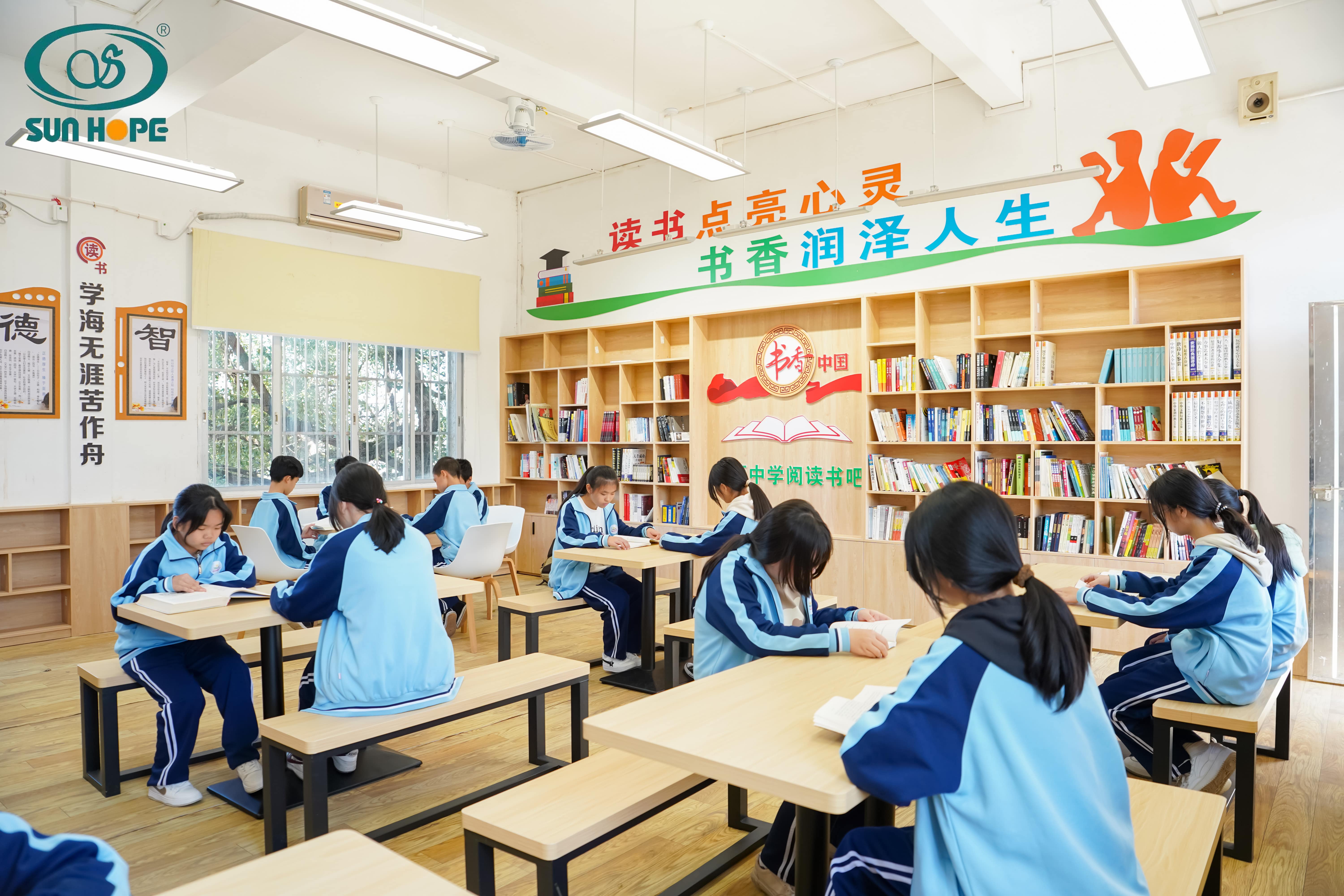 天津高校大学生记者走进尚赫公益小学开展“书香悦读,筑梦成长”活动 天津高校大学生记者走进尚赫公益小学开展“书香悦读,筑梦成长”活动