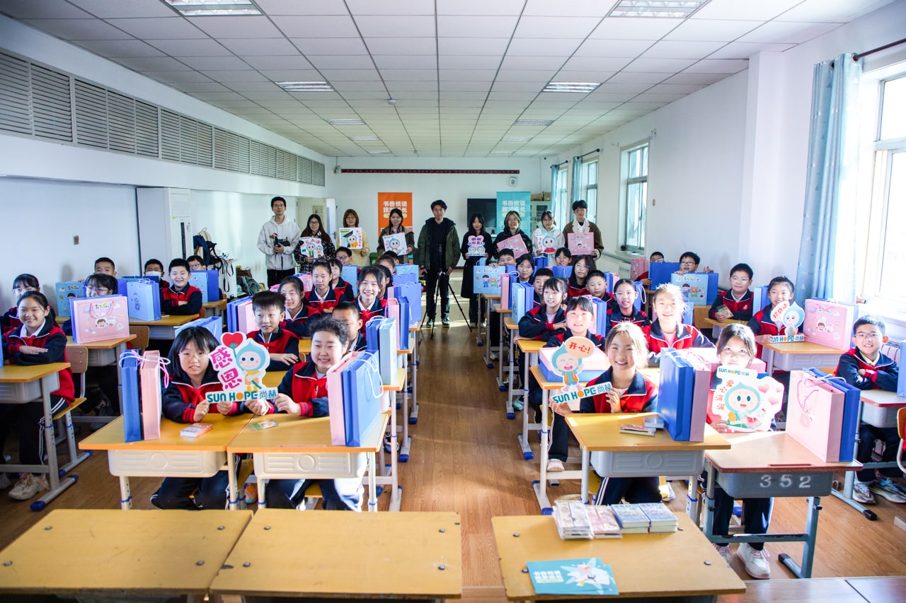 天津高校大学生记者走进尚赫公益小学开展“书香悦读,筑梦成长”活动 天津高校大学生记者走进尚赫公益小学开展“书香悦读,筑梦成长”活动